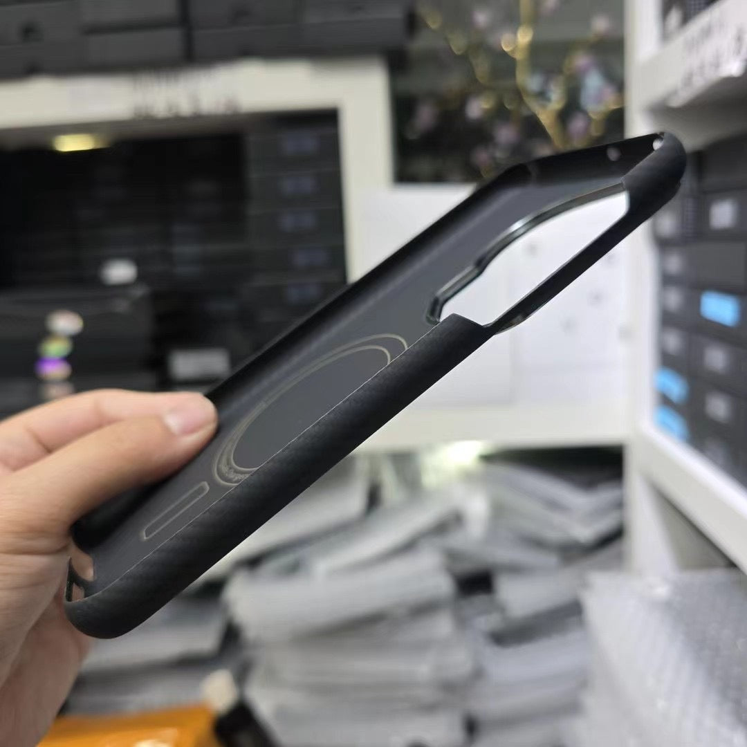 Huawei P70 Ultra 600D Real MagSafe Carbon Fiber Case with metal lens
